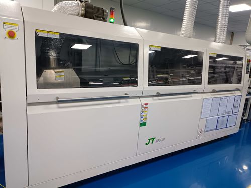 Les dernières nouvelles de société environ La différence entre le soudage par reflux et le soudage par ondes dans l'assemblage de PCB