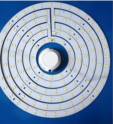 Bon prix PCB d'éclairage LED avec test électrique et 1,5 oz d'épaisseur de cu améliorant l'efficacité de l'éclairage en ligne